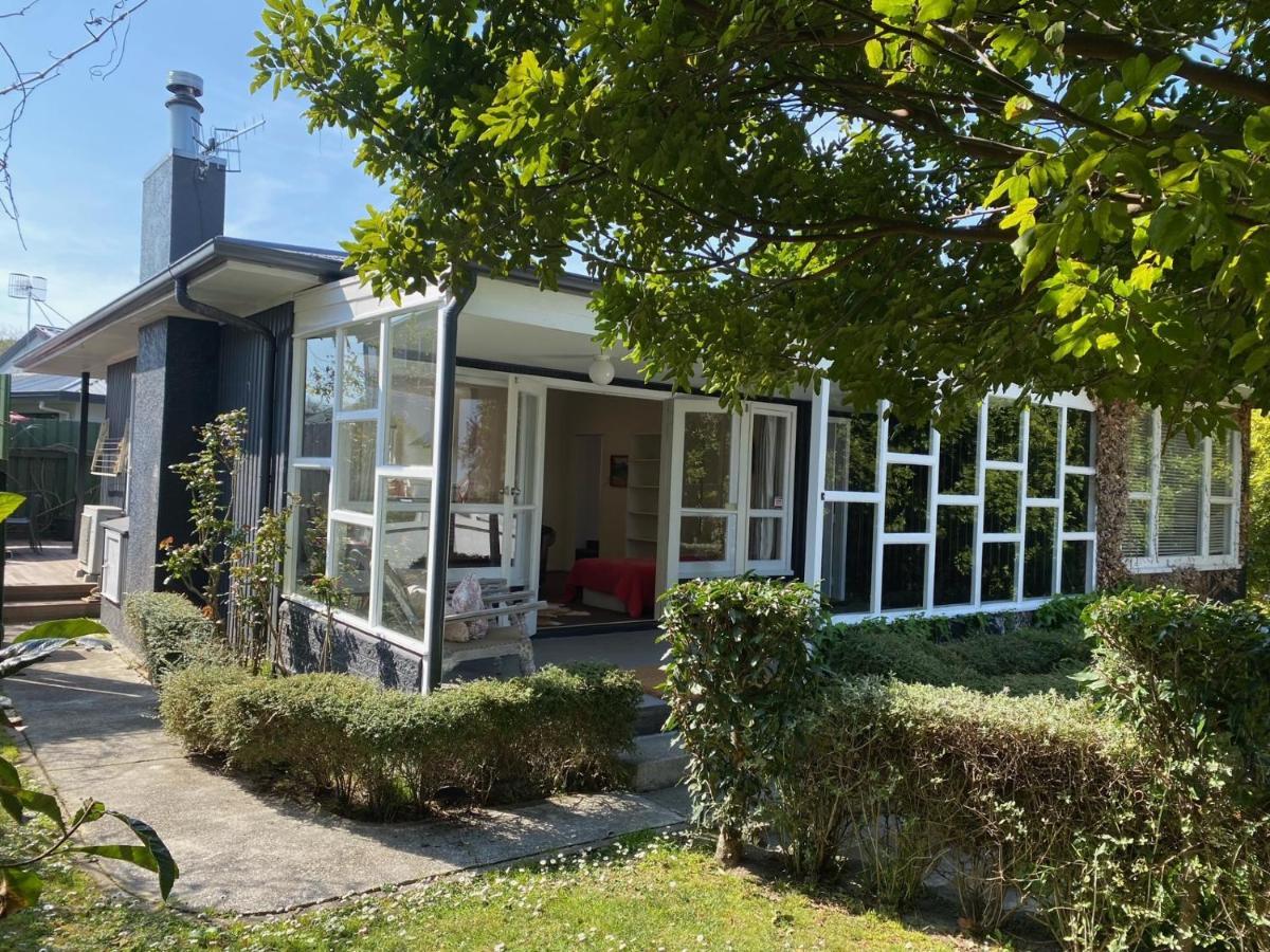 Hpg Villa Formerly Known As Pipi Hotel Havelock North Exterior foto